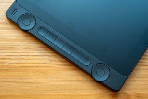 Huion Kamvas 16 Gen 3 カーソル追従精度は非常に高く、ペン先の接地点